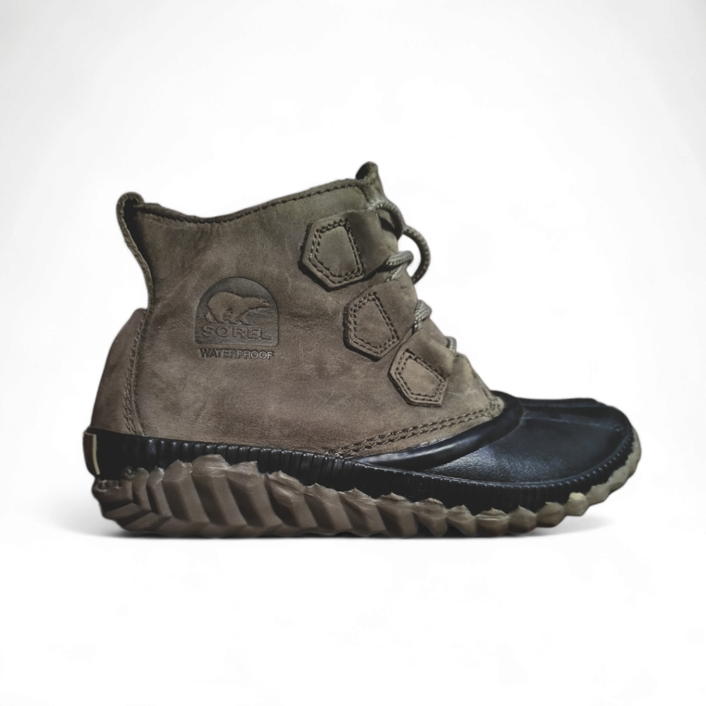 Sorel Out and About Women's Waterproof Boots Size 5.5